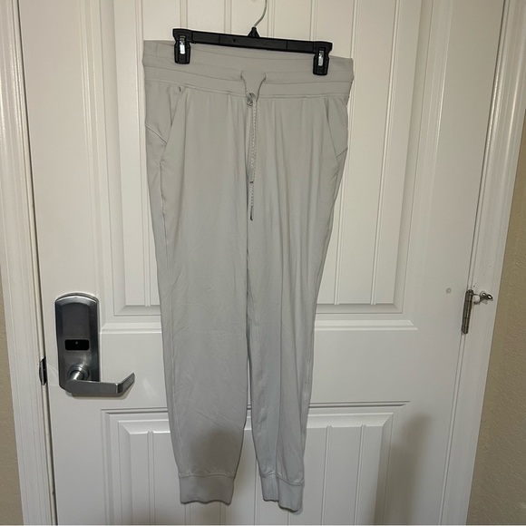 Lululemon Ready to Rulu White Jogger Pants Size 8 - Picture 1 of 9